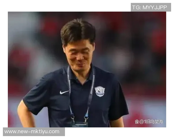 李霄鹏呼吁球迷宽容：主场被喊下课是常态应理解教练艰辛